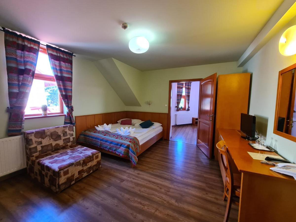 István Parkhotel és Gasztrofarm Sormás Esterno foto